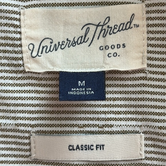 Universal Thread women’s Black and White Pinstripe Button Down Shirt - Picture 10 of 13